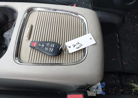 2014 Dodge Grand Caravan Crew z USA, uszkodzony, nr VIN 2C4RDGDG0ER306429